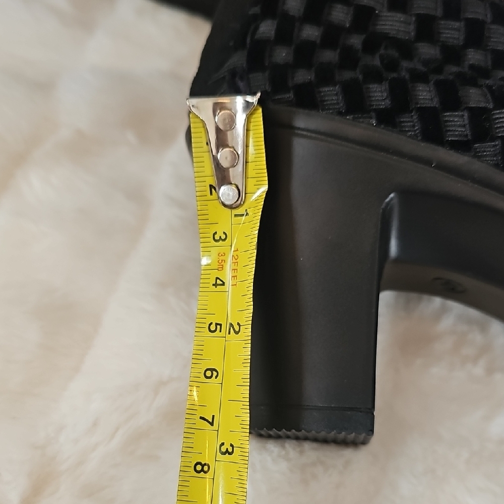 bernie mev. Elegant Black Woven Heels Chesca - Picture 9 of 13
